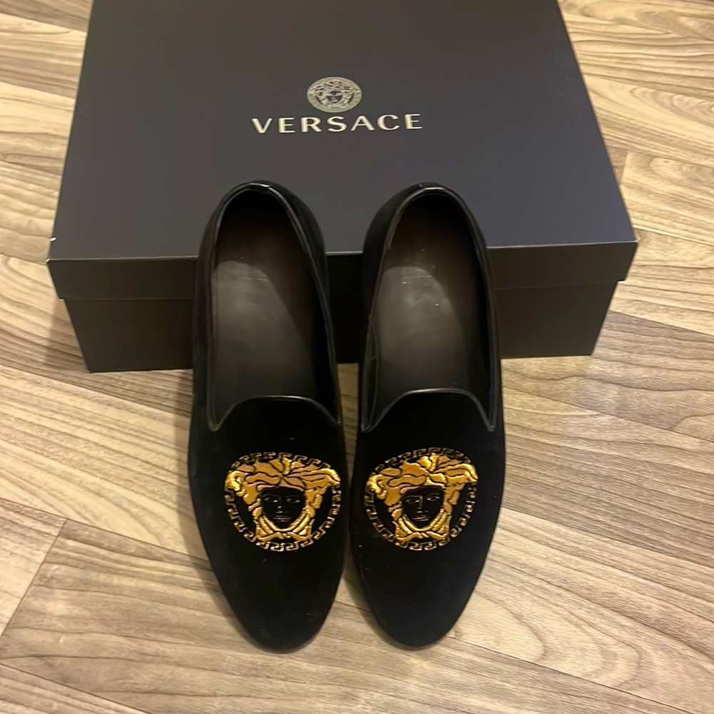 Versace black velvet shoes! Just like brand-new! Size 40.5!